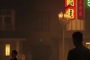 《沙丘之外》沙尘中修复队勘测建筑线条的场景